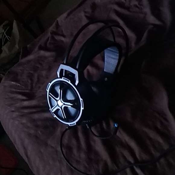 Gaming headphones - Picture 2 of 5